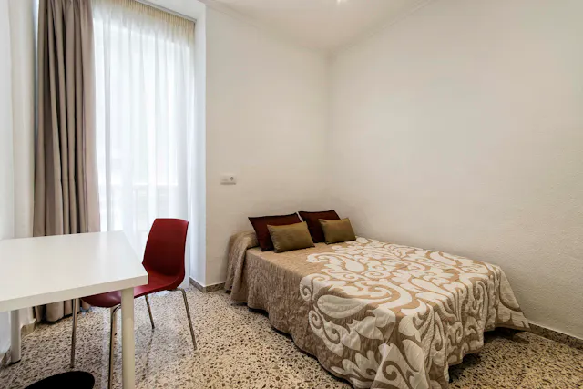 Private room in Calle Valdés, Alicante (735137) room image 1