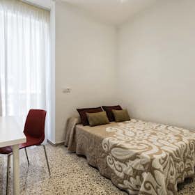 Private room for rent for €355 per month in Alicante, Calle Valdés