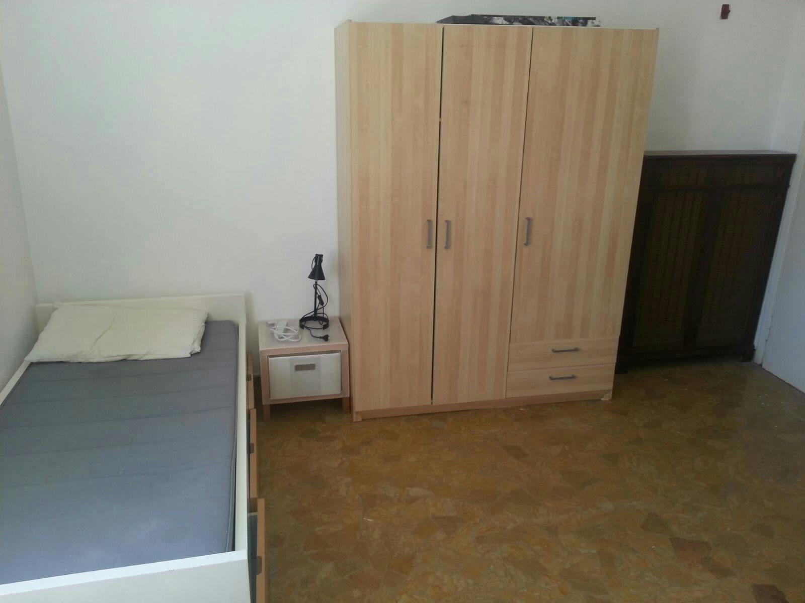 Shared room in Via Filippo Turati, Bologna (737525) ROOM
