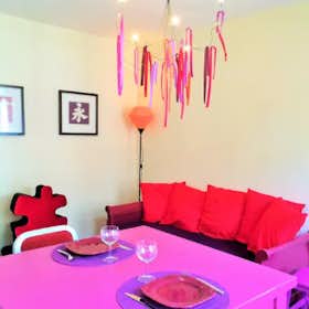 Appartement te huur voor € 1.800 per maand in Lille, Rue Sainte-Anne
