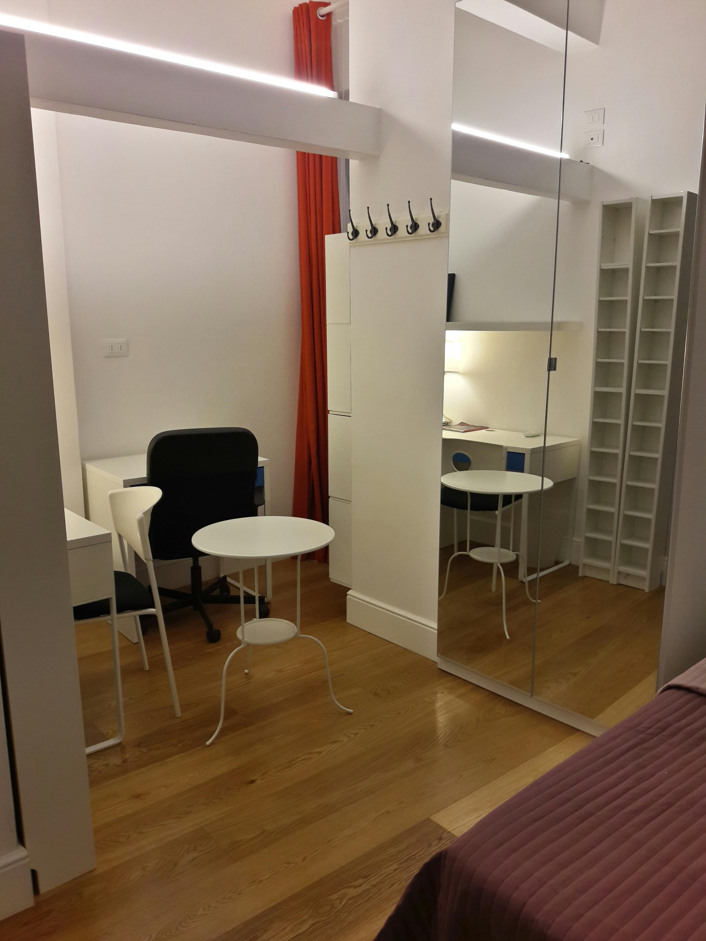 Shared room in Via San Zanobi, Florence (737843) room image 1