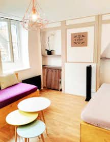 Appartement te huur voor € 2.600 per maand in Lille, Rue du Vert Bois