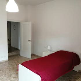 Private room for rent for €750 per month in Florence, Via Francesco Baracca