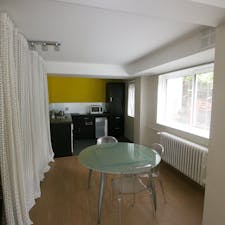 Wohnung for rent for 1.150 € per month in Strasbourg, Rue Sebitz