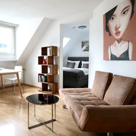 Studio for rent for €2,180 per month in Köln, Bismarckstraße