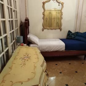 Отдельная комната сдается в аренду за 500 € в месяц в Parma, Strada Cavour