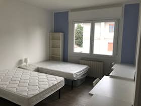 Gedeelde kamer te huur voor € 320 per maand in Venezia, Via Altinia