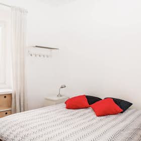 Apartment for rent for €1,500 per month in Lisbon, Beco do Índia Pena