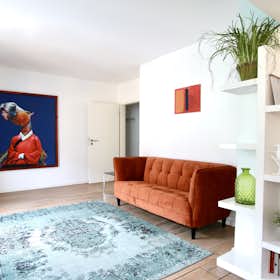 Apartment for rent for €4,534 per month in Köln, Humboldtstraße