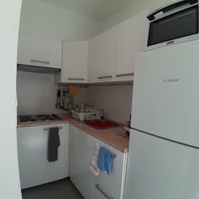 Studio for rent for €695 per month in Liège, Rue Darchis