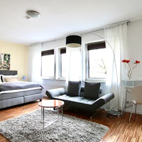 Studio for rent for €2,180 per month in Köln, Pantaleonswall