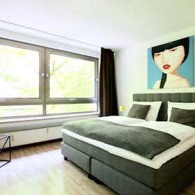 Apartment for rent for €3,105 per month in Köln, Severinskirchplatz