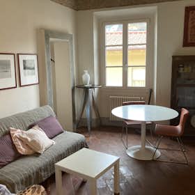 Apartment for rent for €1,750 per month in Florence, Via della Fornace