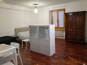 Appartement à louer pour 1 150 €/mois à Trento, Via degli Orbi