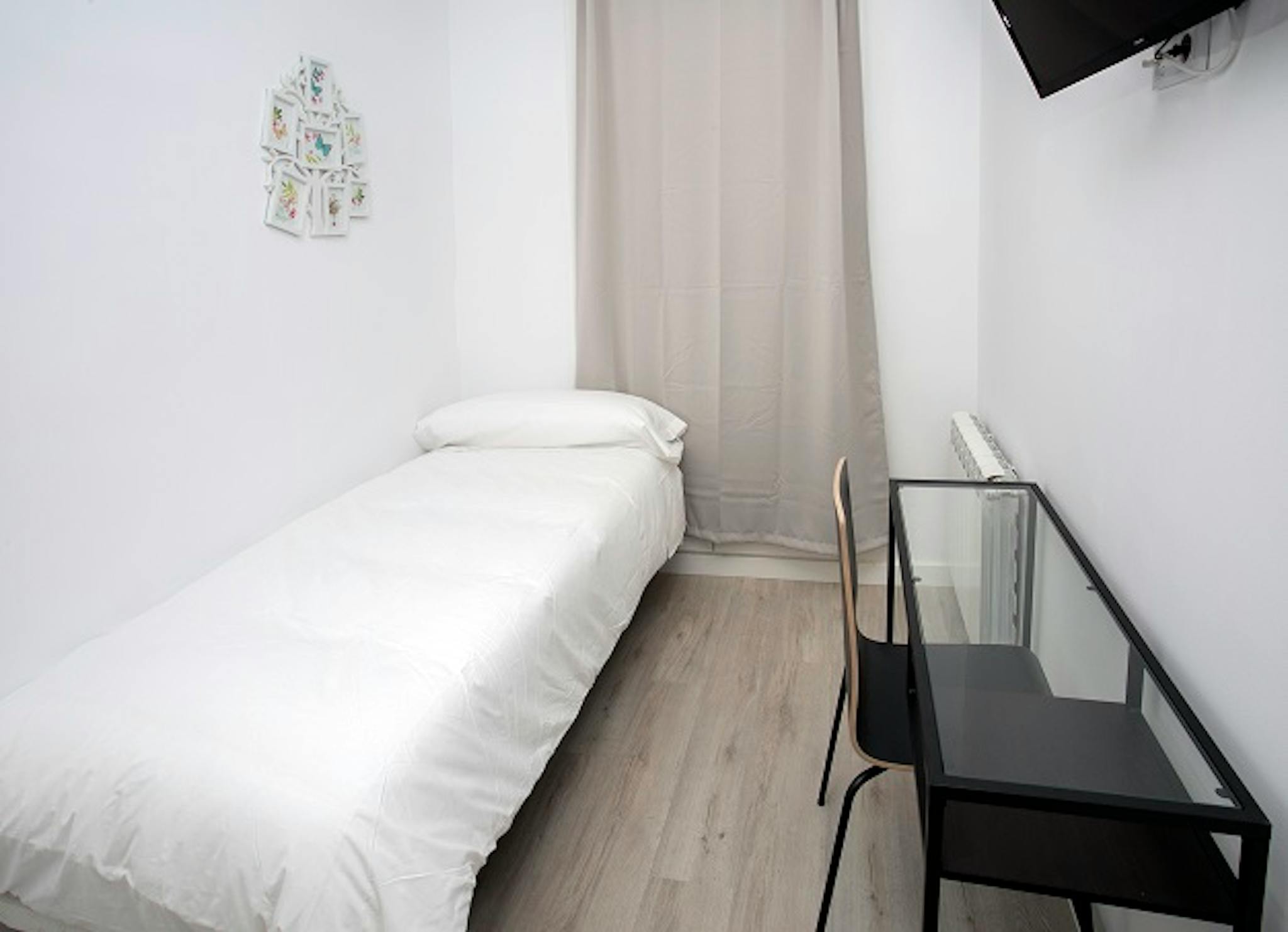 Calle del Arenal, Madrid preview