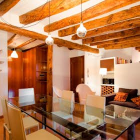 Apartment for rent for €950 per month in Barcelona, Carrer d'Ataülf