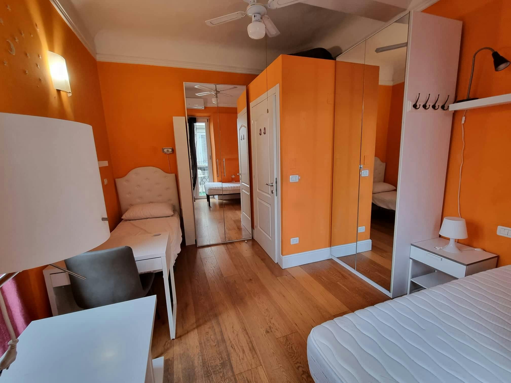 Shared room in Via Santa Lucia, Florence (746422) room image 1