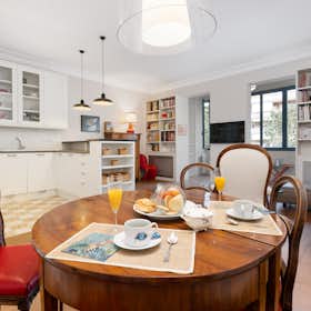 Apartment for rent for €4,099 per month in Barcelona, Carrer de Castellnou