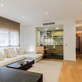 Apartment for rent for €3,000 per month in Barcelona, Carrer de Saragossa