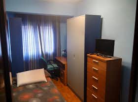 Private room for rent for €320 per month in Salamanca, Calle Alarcón
