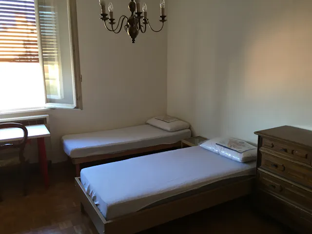 Shared room in Via Andrea Costa, Bologna (748889) room image 2