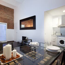 Apartment for rent for €1,500 per month in Barcelona, Carrer de Sicília