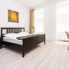 Apartment for rent for €1,300 per month in Vienna, Lassallestraße