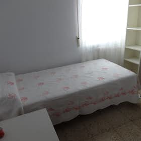 WG-Zimmer for rent for 245 € per month in Salamanca, Calle Rodríguez Fabres