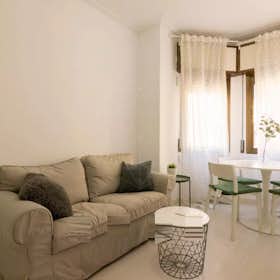 Wohnung zu mieten für 1.200 € pro Monat in L'Hospitalet de Llobregat, Carrer de Castelao