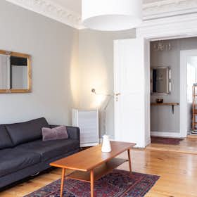 Apartment for rent for €2,250 per month in Berlin, Lübbener Straße