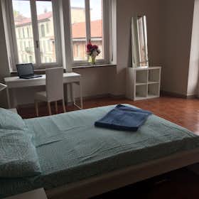 Private room for rent for €450 per month in Turin, Corso Giulio Cesare