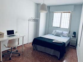 Cameră privată de închiriat pentru 330 EUR pe lună în Córdoba, Calle Lope de Hoces