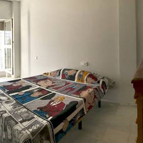 Private room for rent for €310 per month in Córdoba, Calle Lope de Hoces