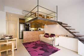 Studio for rent for €1,200 per month in Barcelona, Carrer de la Reina Amàlia