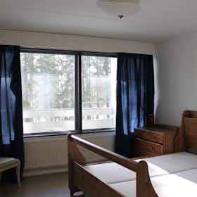 WG-Zimmer zu mieten für 434 € pro Monat in Vantaa, Hepokuja