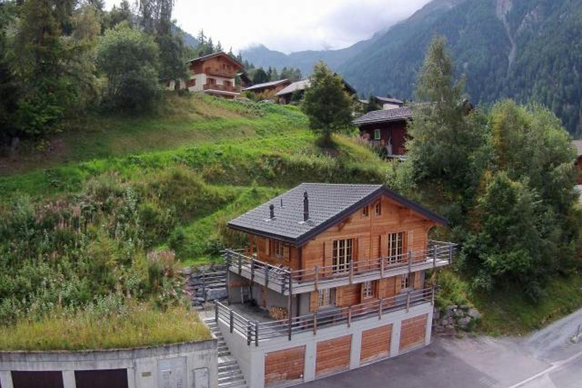 House for rent for CHF 5,255 per month in Riddes, La Tzoumaz Rue Centrale