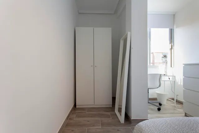 Private room in Carrer de Sèneca, Valencia (757121) room image 2