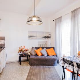 Wohnung zu mieten für 1.758 € pro Monat in Rome, Via di Villa Maggiorani