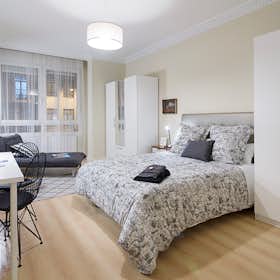 Private room for rent for €625 per month in Bilbao, Recalde zumarkalea