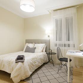 Private room for rent for €525 per month in Bilbao, Recalde zumarkalea