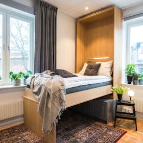 Studio for rent for SEK 20,000 per month in Bromma, Voltavägen