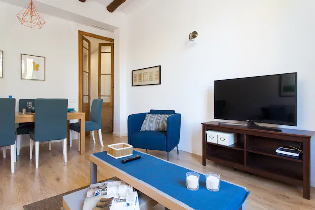 2-Bedroom Apartment in Avinguda del Paral.lel, Barcelona (763795) room image 2