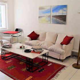 Apartment for rent for €1,700 per month in Berlin, Hektorstraße