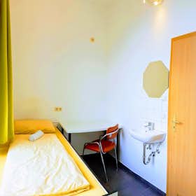 WG-Zimmer zu mieten für 280 € pro Monat in Dortmund, Rheinische Straße