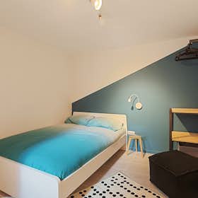 Private room for rent for €715 per month in Ixelles, Chaussée de Waterloo