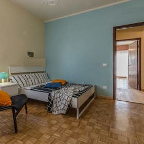 Private room for rent for €600 per month in Pisa, Via Giuseppe Mazzini