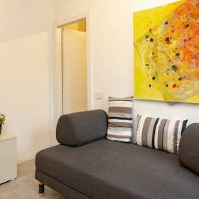 Appartamento for rent for 1.100 € per month in Milan, Via Teano