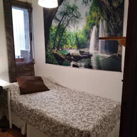 Private room for rent for €300 per month in Murcia, Calle Mariano Ruiz Funes