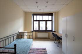Отдельная комната сдается в аренду за 300 € в месяц в Riga, Marijas iela