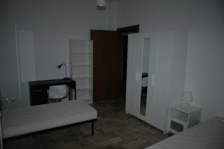 Delat rum att hyra för 350 € i månaden i Bologna, Via Savena Antico